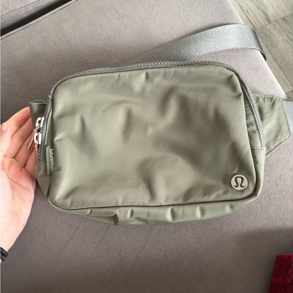lululemon athletica Olive Crossbody Bag